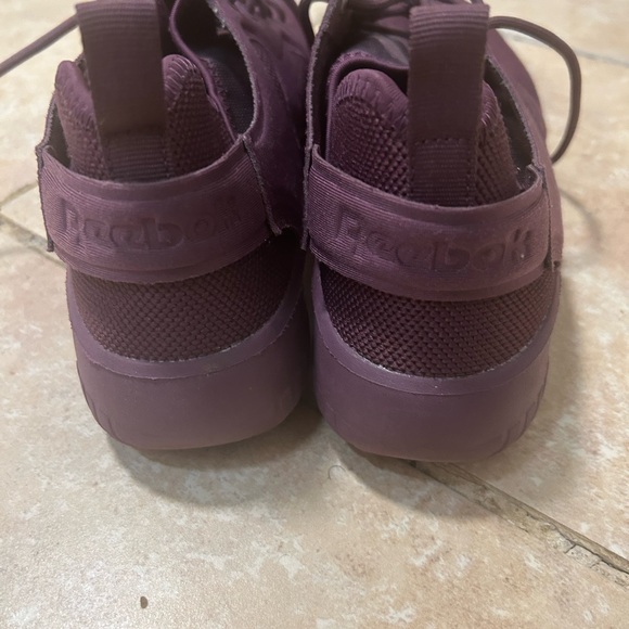 Purple Reebok sneakers - Picture 3 of 4